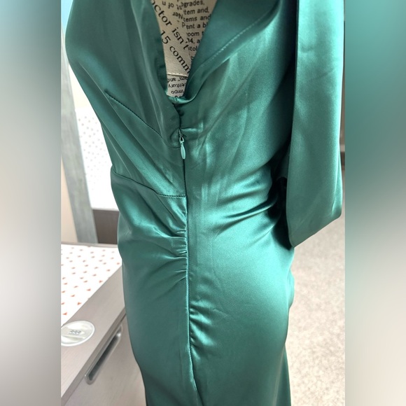 Lulus Dress Emerald Green High Neck Maxi  Open Back Wedding Party Bridesmaid M - Picture 7 of 13